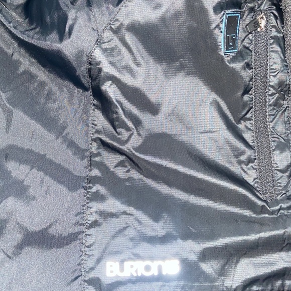 Burton winter jacket. GET IT NOW ❤️🔥 - Picture 4 of 5